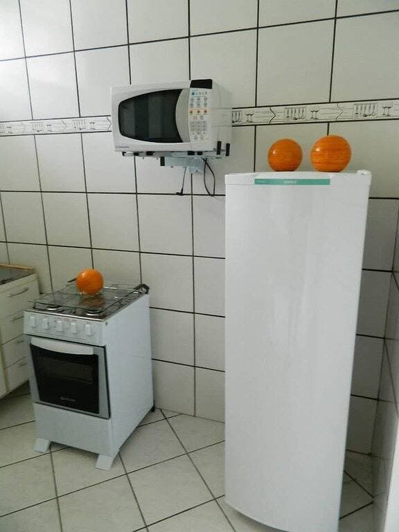 Apt. 1/4 Breit. Mit Klimaanlage. 100 Meter vom Strand entfernt. Jährliche Miete. 1