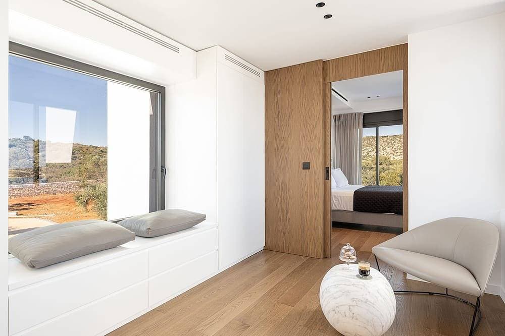Foto 2 von 30: Stunning sea views, heated pool, fire pit, child pool: