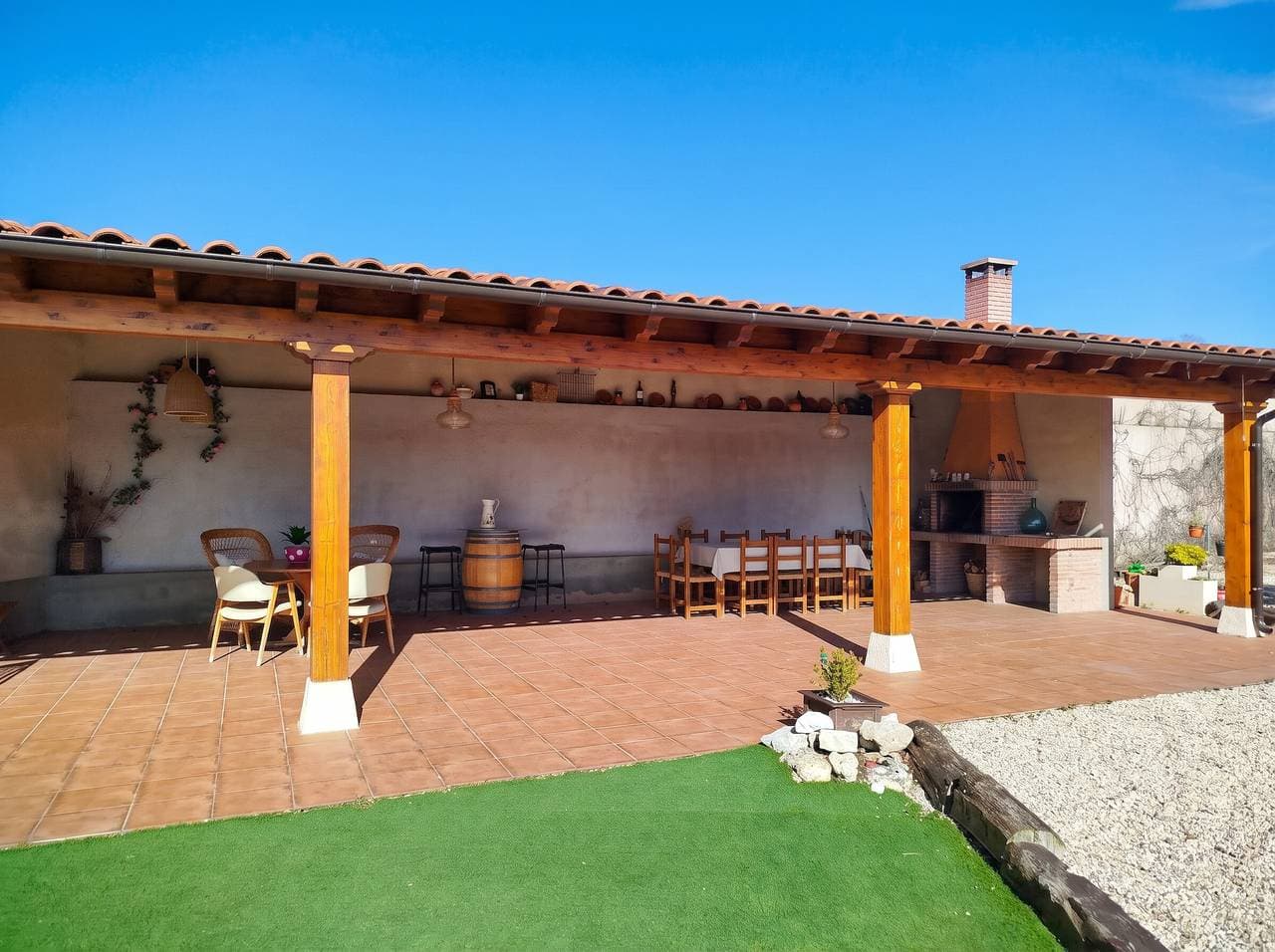 Foto 10 von 58: Familienhaus in Peral de Arlanza mit umzäuntem Garten