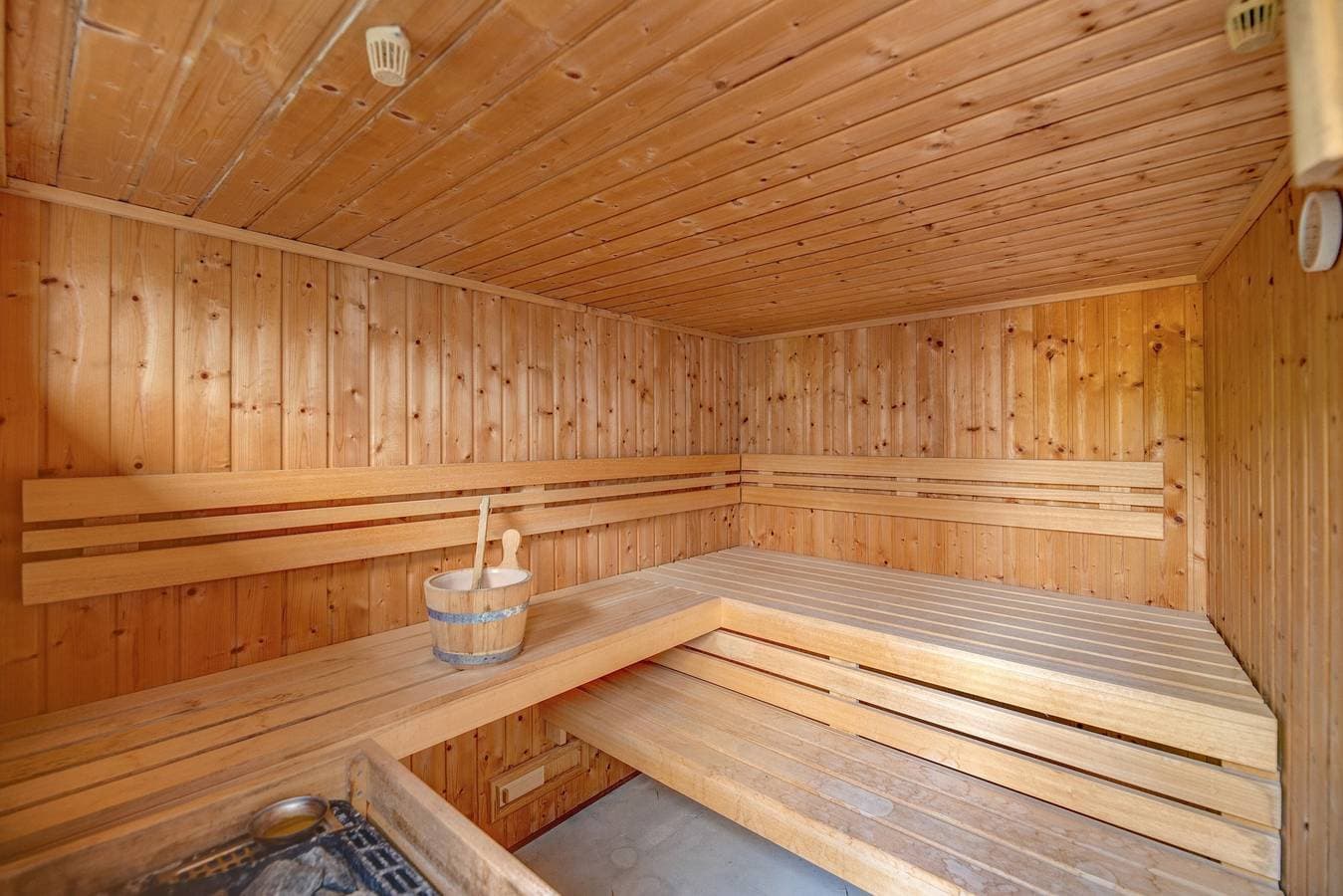 Foto 9 von 29: Klimatisierte Villa mit Meerblick, Pool, Whirlpool, Dachterrasse, Fitness & WLAN