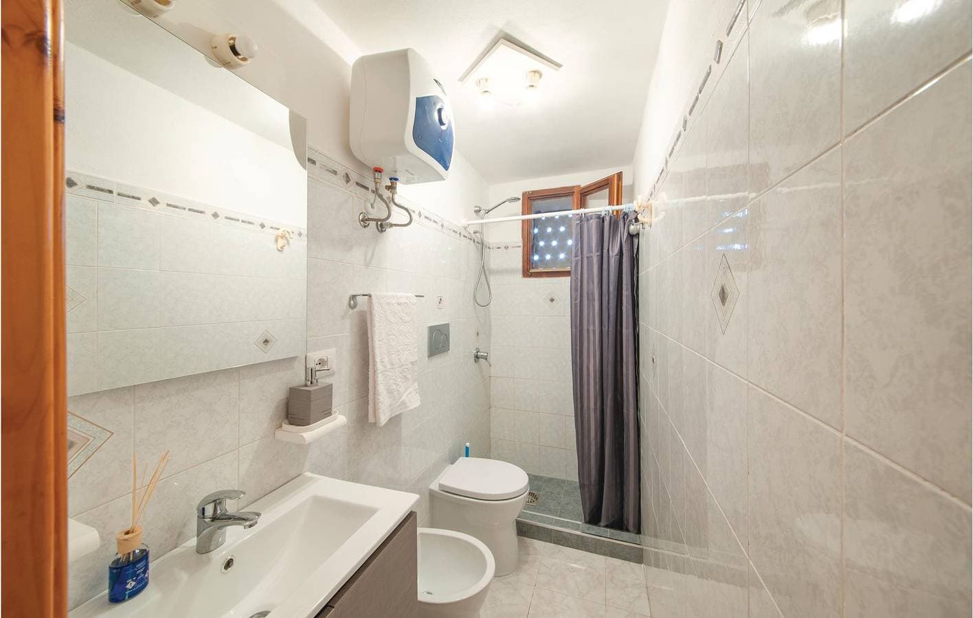 Foto 12 von 16: Gemütliche 1BR Apartment mit Parkplatz, Waschmaschine & Beach Close!