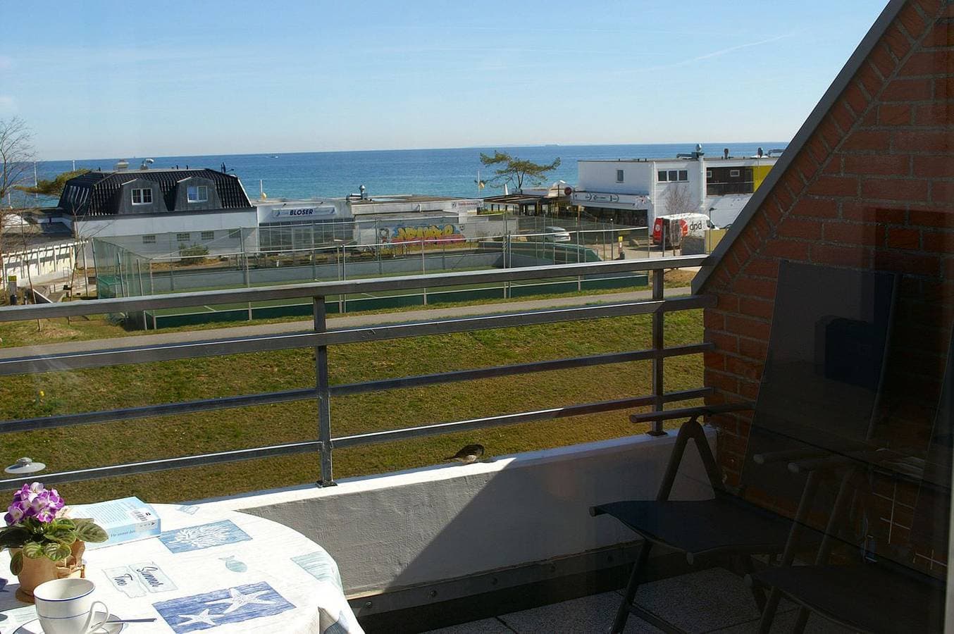 Foto 4 von 25: Traumhafter Blick auf die Ostsee... direkt hinterm Deich!