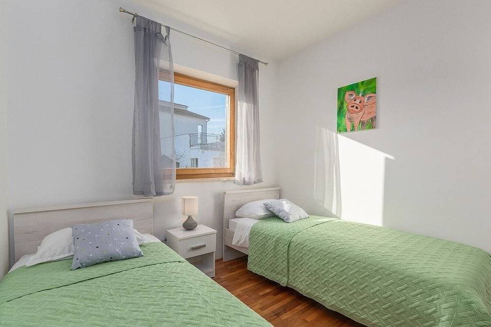 Foto 4 von 22: Katalin / Three-Bedroom Apartment Katalin No.1
