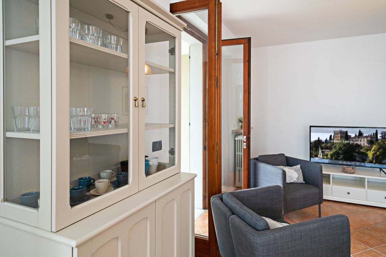 Foto 10 von 42: Regarda - "Villa Ida, Giarole Einheit" mit Stil und Liebe eingerichtet, mit Pool und Klimaanlage