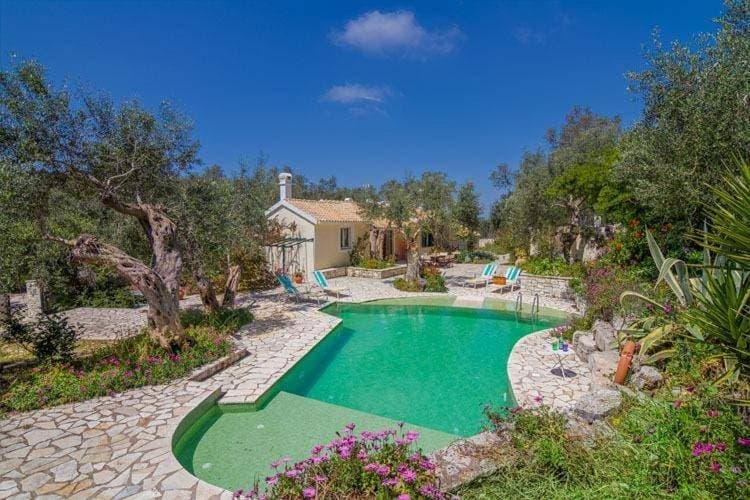 Irida Cottage 1