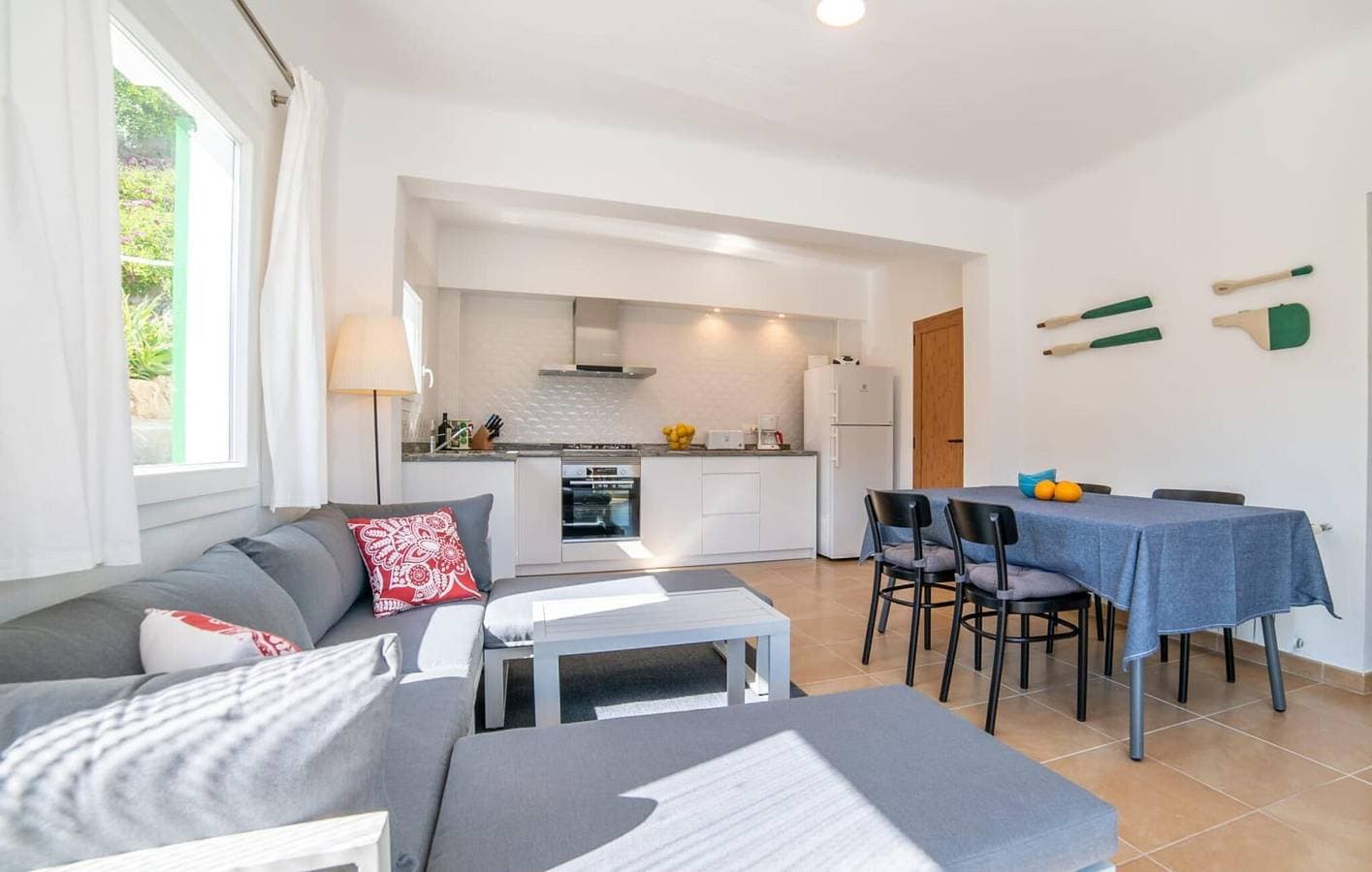 Foto 9 von 27: Gemütliches Strandappartement mit Terrasse - Blick auf Cala Llombards