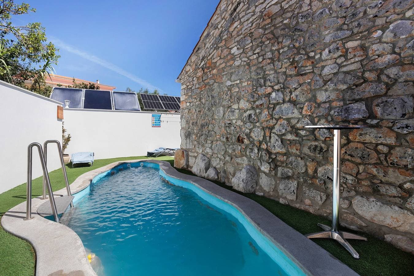 Foto 4 von 24: Ferienhaus 'Palheiro Do Rei' mit gemeinsamer Terrasse, WLAN und Klimaanlage