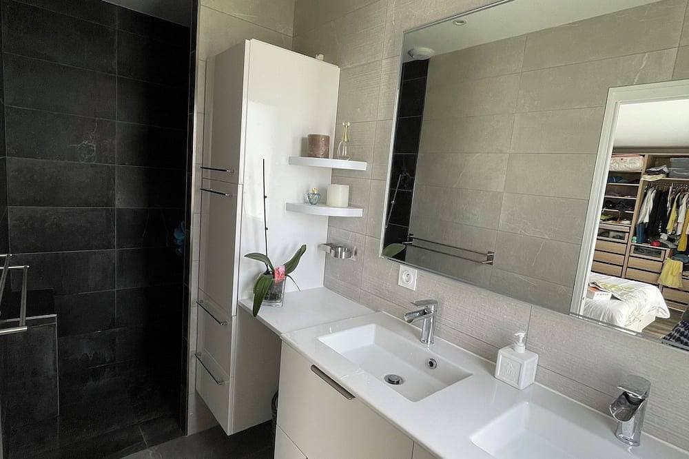 Foto 10 von 30: Grande Villa Moderne Avec Piscine et 5 Chambres sur Grand Terrain