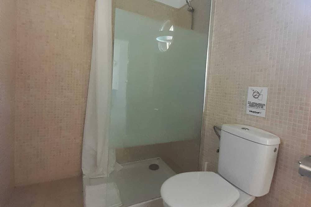 Foto 8 von 30: Large, bright studio with terrace and pool view