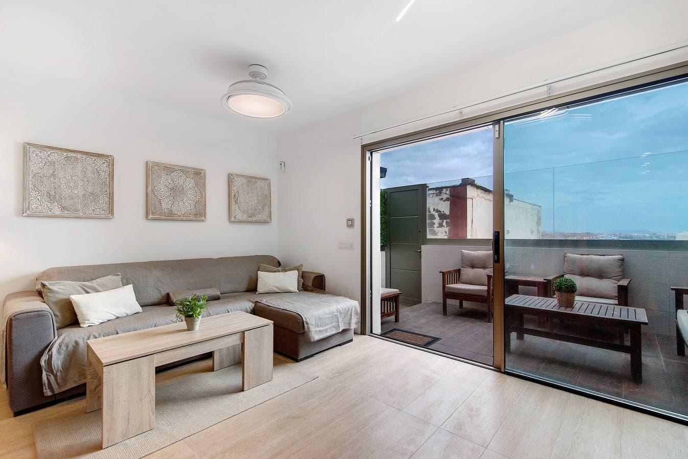 Foto 5 von 30: Ferienwohnung 'Serene House' in Playa Del Hombre mit privater Terrasse und WLAN
