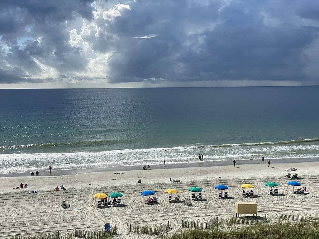 Foto 4 von 50: Beautiful Clean Modern Direct Oceanfront Unit With Amazing Views