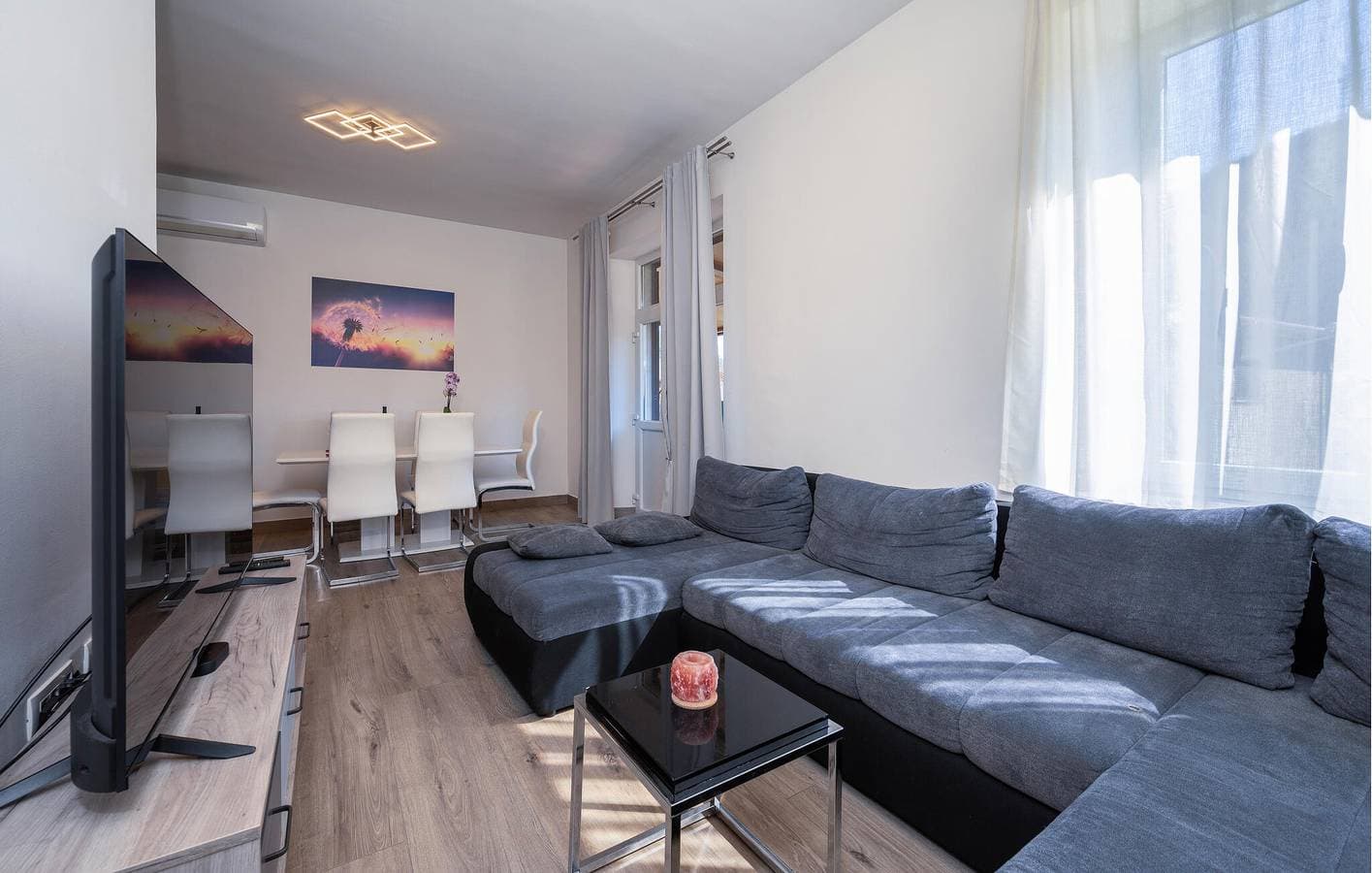 Foto 4 von 24: Gemütliche 2-Zimmer-Wohnung mit WLAN und Parkplatz, 500 m vom Stadtzentrum von Raša entfernt