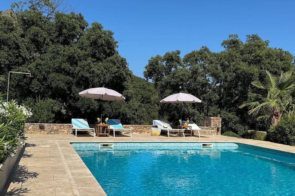 Ferienwohnung mit großem Pool in den Hügeln der Bucht von St. Tropez 1