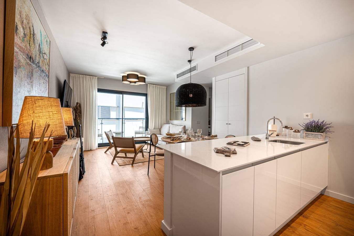Foto 5 von 23: Living Estepona - 2 Bedroom Luxury Apartment