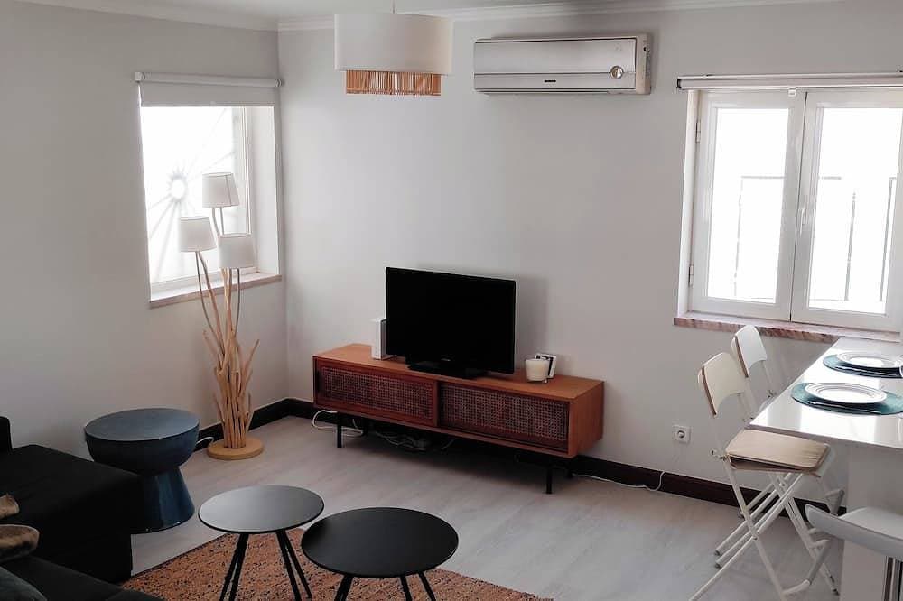 Foto 12 von 21: Sesimbra - Holiday home with sea view, 2 steps from the beach