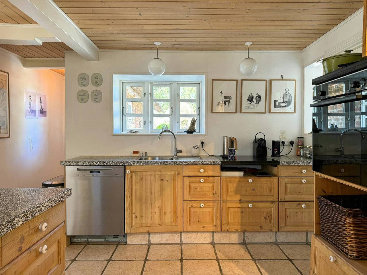 Foto 6 von 24: Historisches Reetdachhaus aus dem Jahr 1750 in Husby