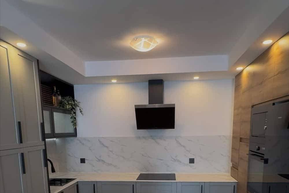 Foto 10 von 19: Modern ground floor apartment with large private patio/terrace and shared pool