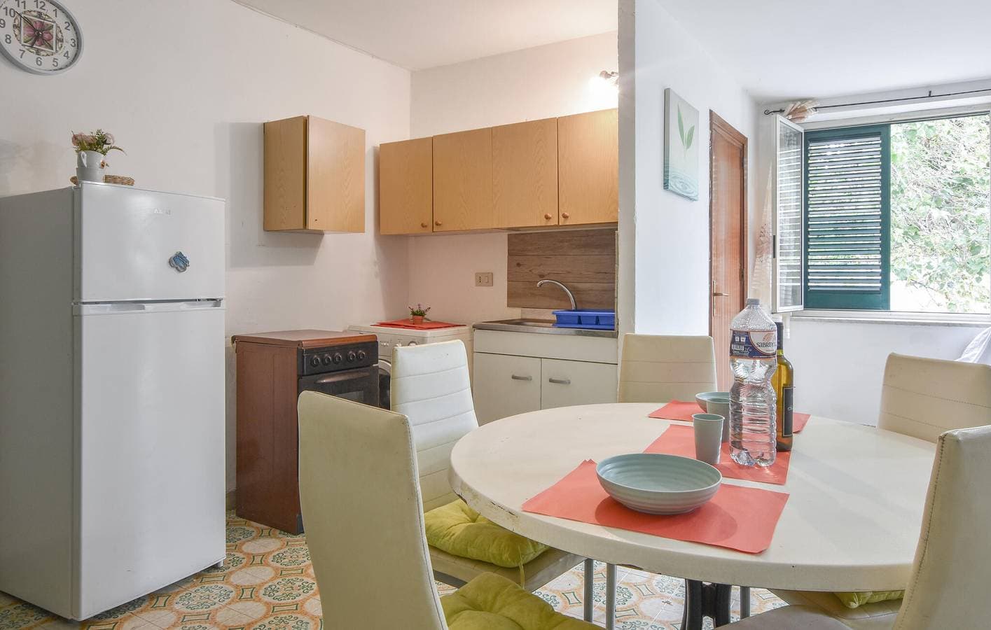 Foto 10 von 20: Apartment mit Meerblick, Waschmaschine, Parkplatz und Internet