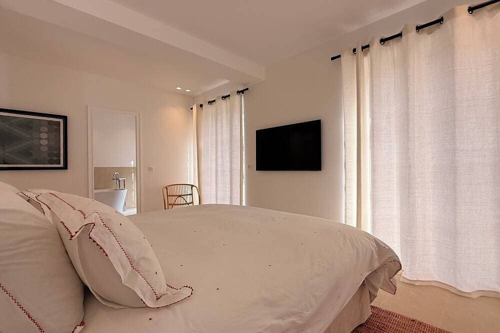 Foto 4 von 30: 6 bedroom villa completely renovated in 2026 located between sea and countryside ✨