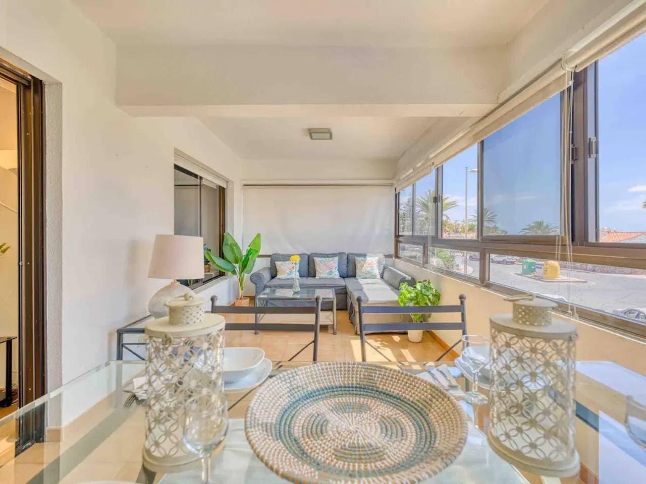 Foto 5 von 35: Ferienwohnung 'En La Playa 2 Dormitorios Y Piscina' mit Meerblick, Pool und WLAN