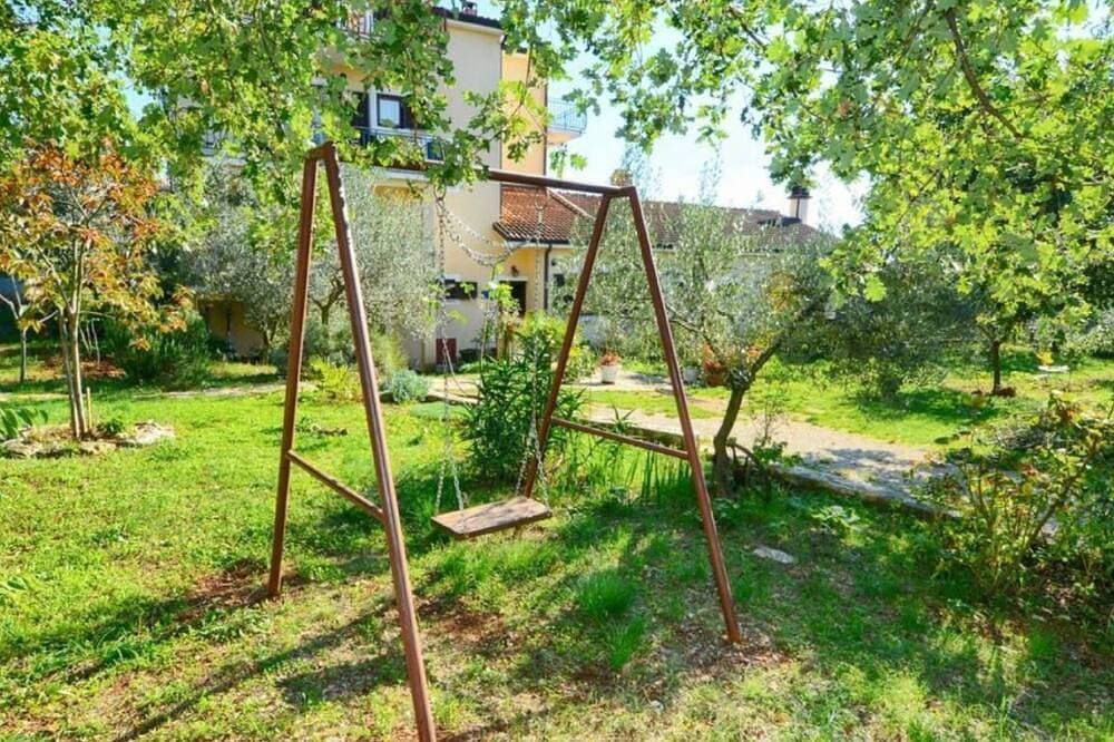 Foto 12 von 30: Nettes Appartement in Valica mit Großem Garten