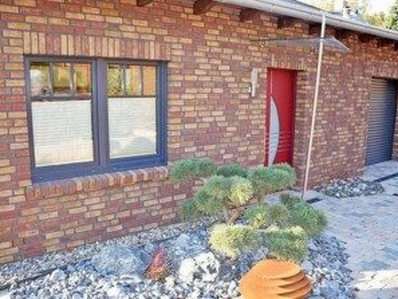 Foto 2 von 39: Ferienbungalow mit Terrasse und Seeblick in Sellin