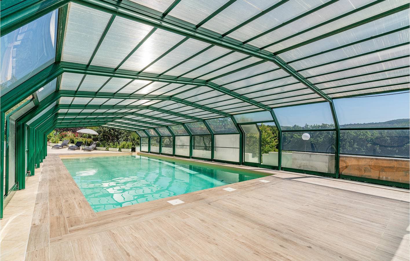 Foto 13 von 28: Rückzugsort am Fluss mit Pool und Garten