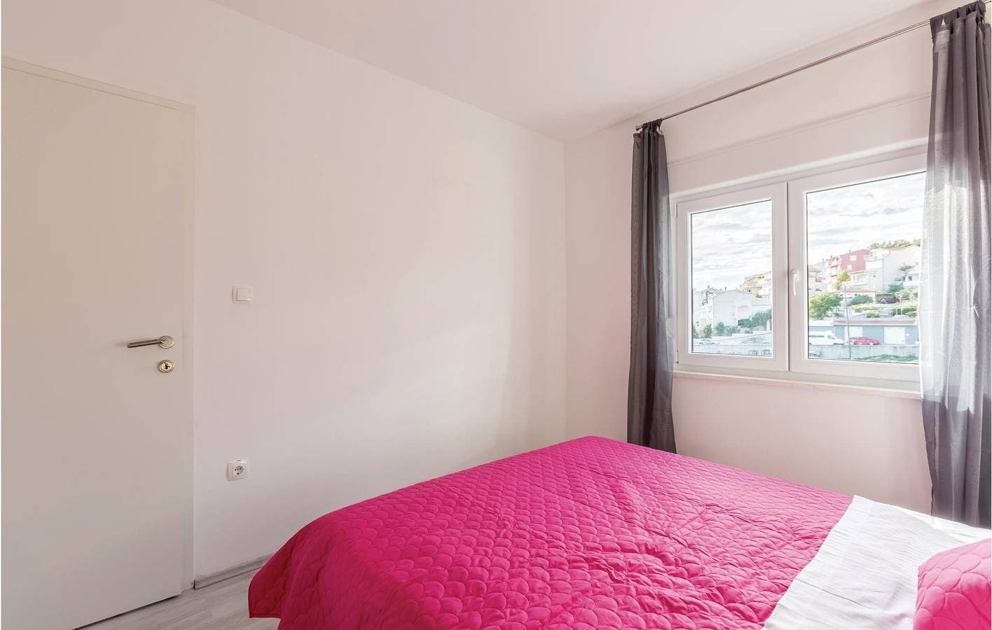 Foto 13 von 21: Gemütliche Ferienwohnung mit Pool und Terrasse, 2 km vom Strand Strobec entfernt