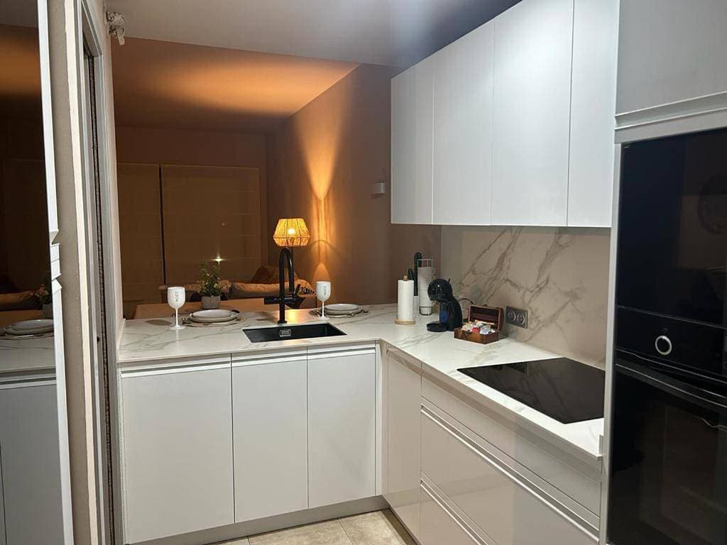 Foto 7 von 54: Two-Bedroom Apartment