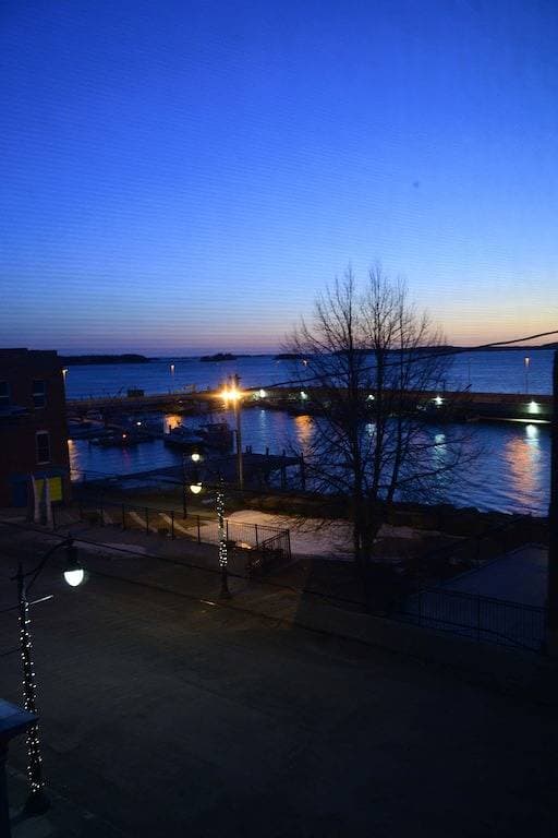 Foto 11 von 34: Erleben Sie authentisches Downeast Maine in einem 3-Zimmer-Loft mit Hafenblick
