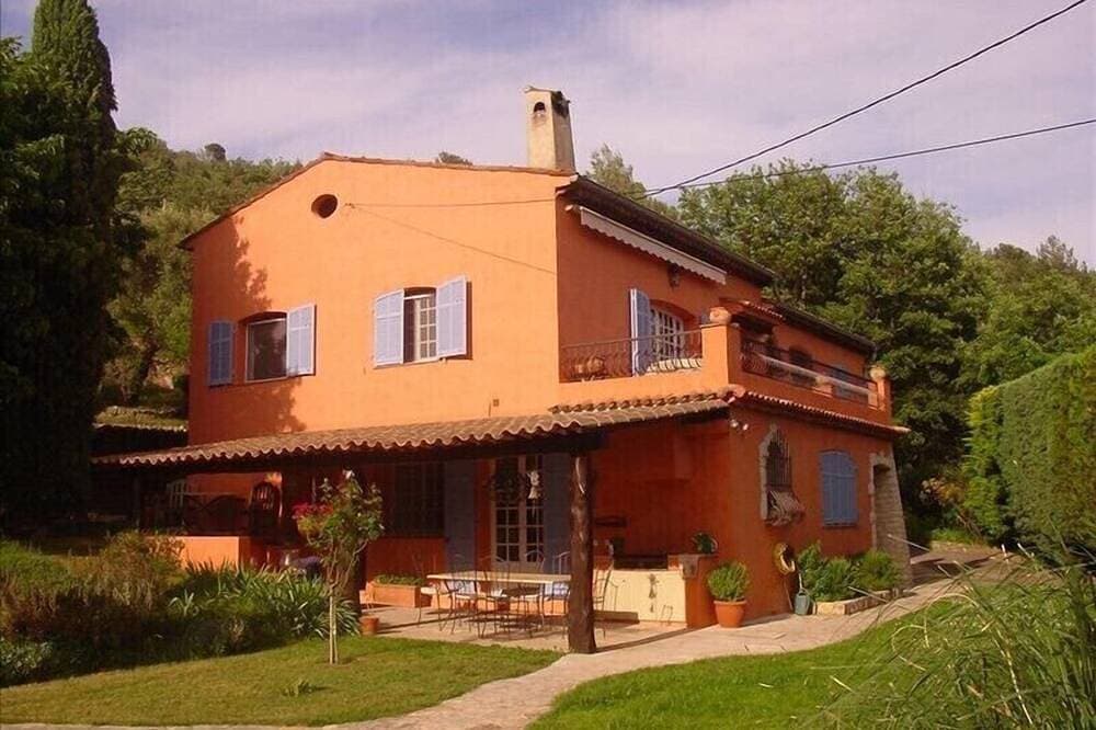 Foto 11 von 30: Paradies in der Provence - Ein ruhiger Rückzugsort (3Br) mit Pool, Terrasse, Grill, Garten