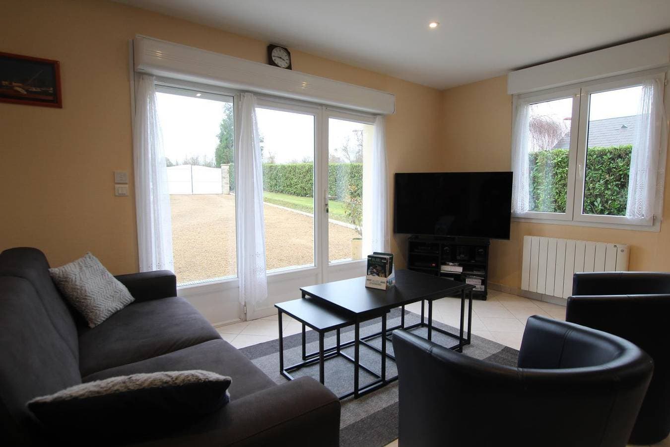 Foto 3 von 21: Ferienhaus am Fluss mit Parkplatz, TV, Garten & Internet - 2km nach La Vire