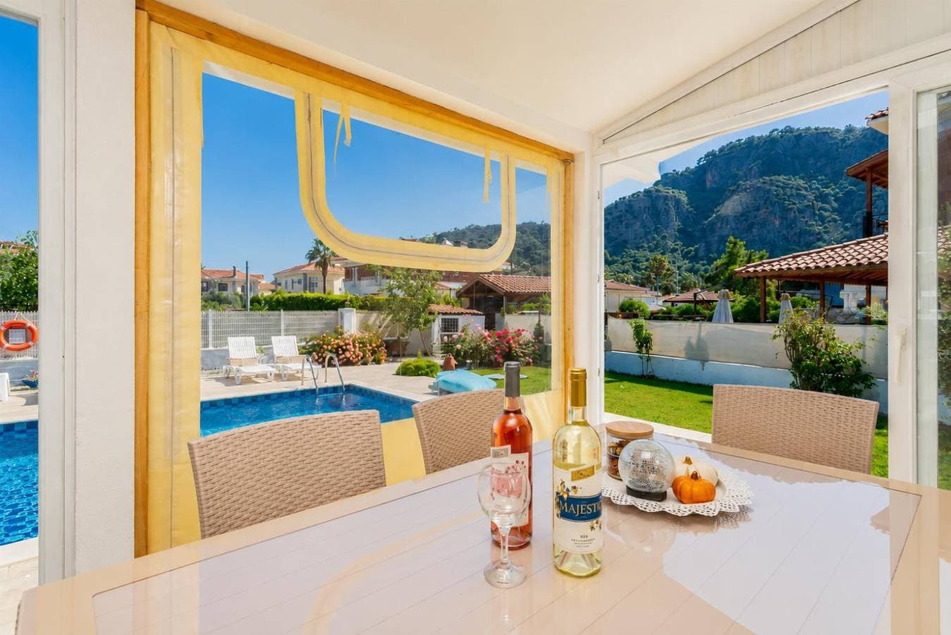 Foto 4 von 30: Villa für 9 Personen mit Terrasse