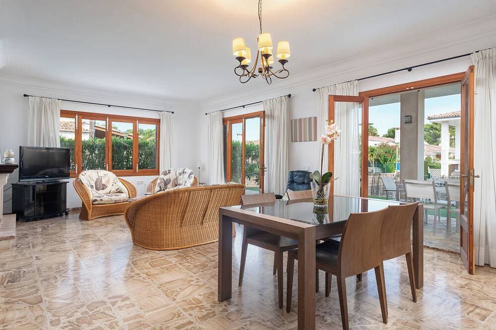 Foto 9 von 29: Die Villa Bugambilia liegt nur 50 m von einem langen Sandstrand entfernt.