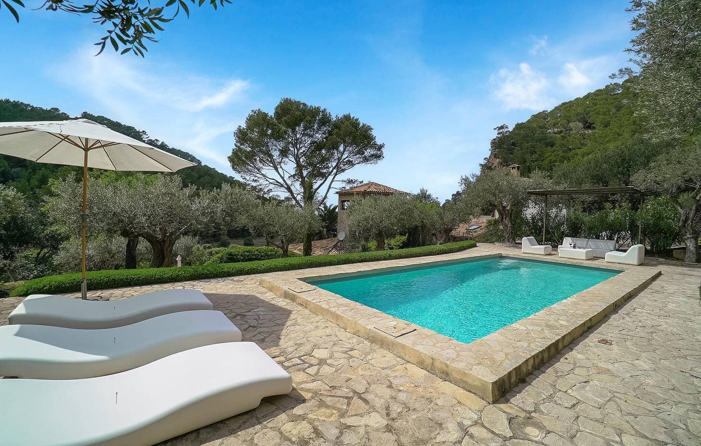 Foto 4 von 29: Appartement mit Meerblick, Pool, Terrasse und Grill - 400m zur Cala d'Estellencs