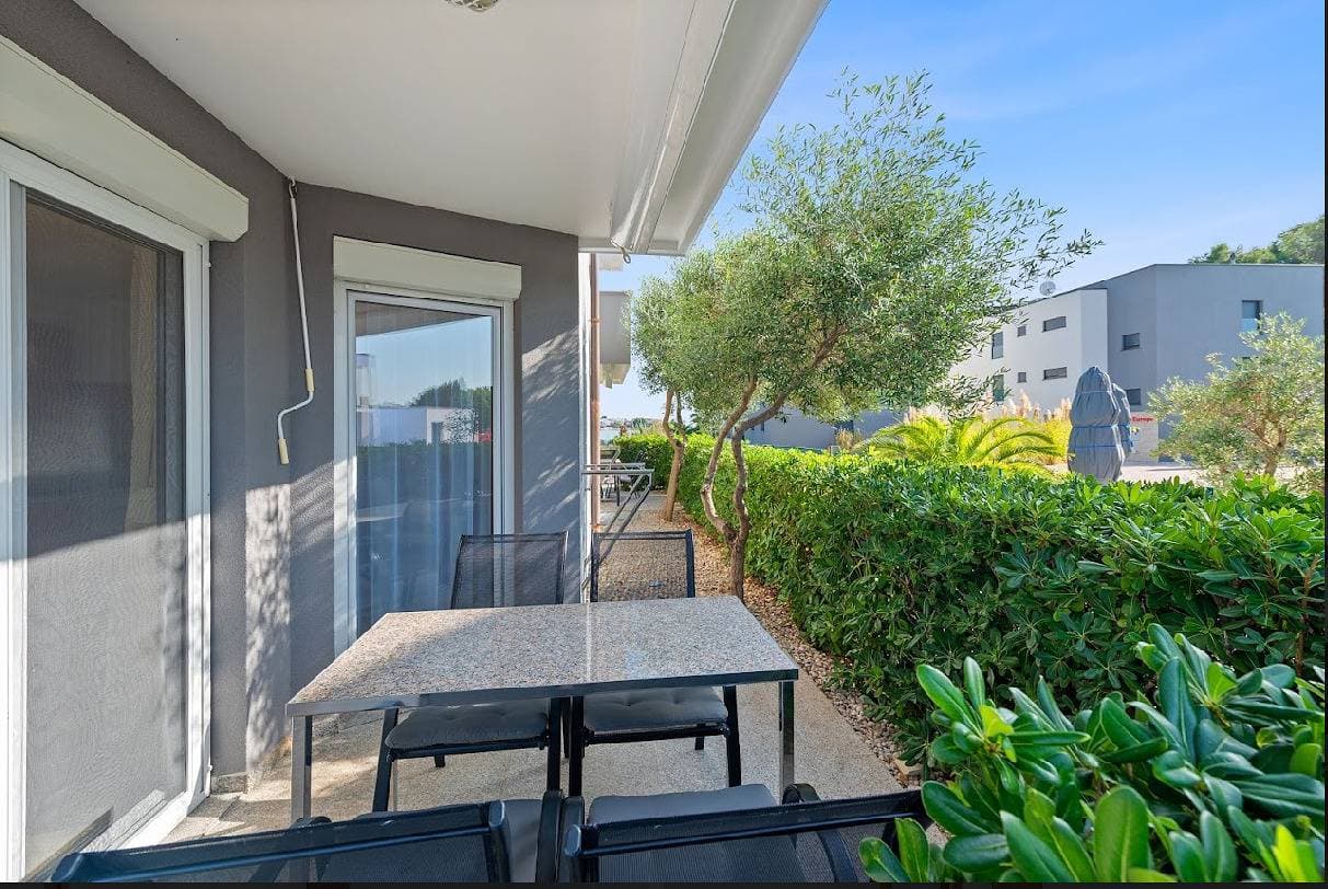 Foto 7 von 32: Ferienwohnung in Sukošan mit Meerblick, Terrasse, Klimaanlage, W-Lan (3495-1)