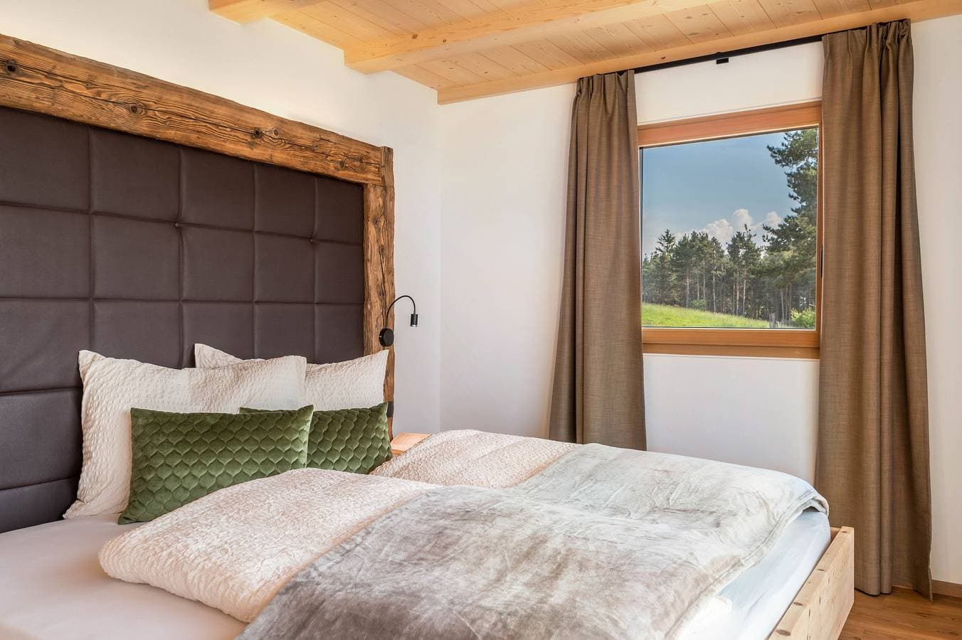 Foto 13 von 33: Ferienwohnung 'Larch' mit Bergblick, Gemeinschaftsgarten und WLAN