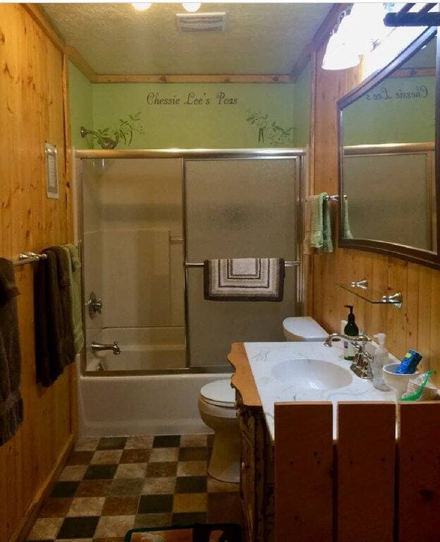 Foto 6 von 13: Mountain Peaks Inn, Old Baldy Mtn Suite, Downtown Hill City