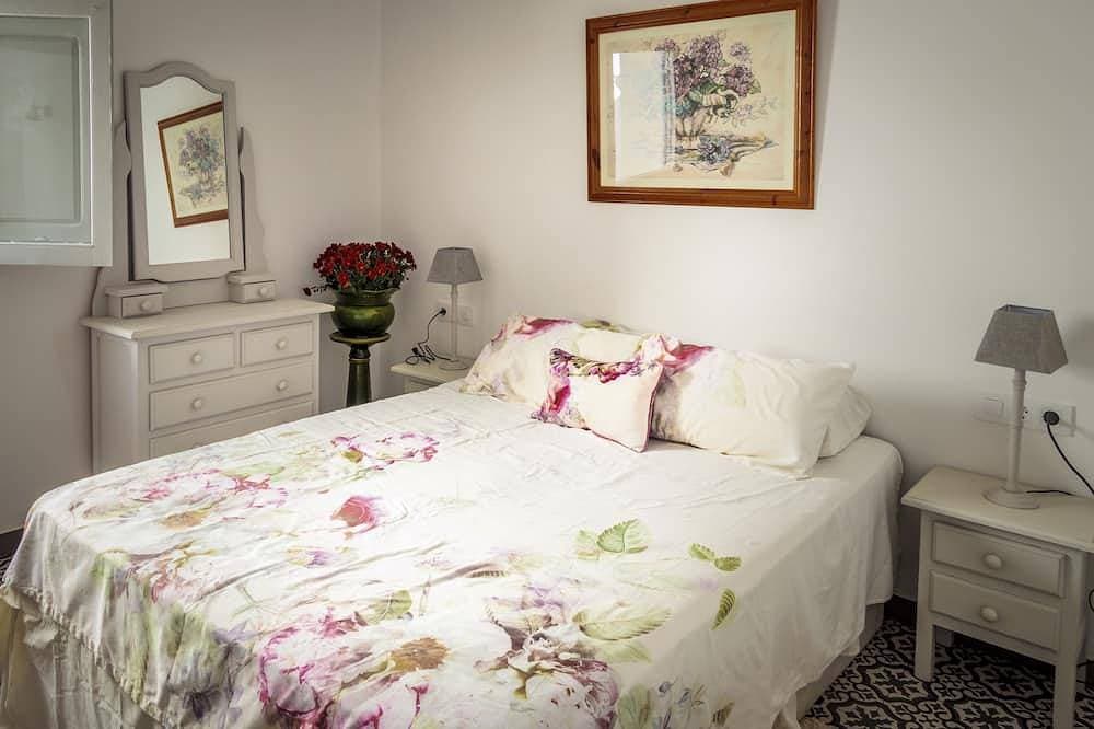 Foto 2 von 30: Tranquil rural Villa sleeps 5, Exclusive Private Pool, great views, close to sea