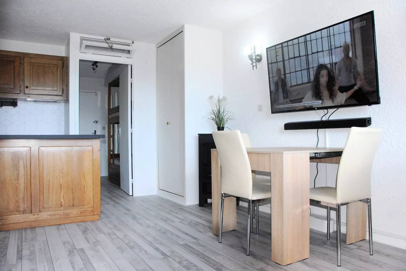 Foto 6 von 15: In der Nähe des Aufzugs, schöne Wohnung, sehr schöne Aussicht
