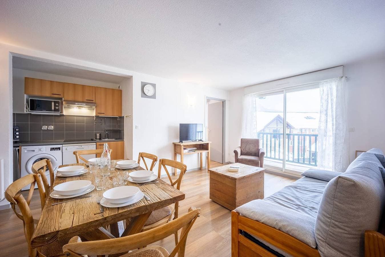Foto 2 von 15: Ferienwohnung für 8 Personen mit Pool