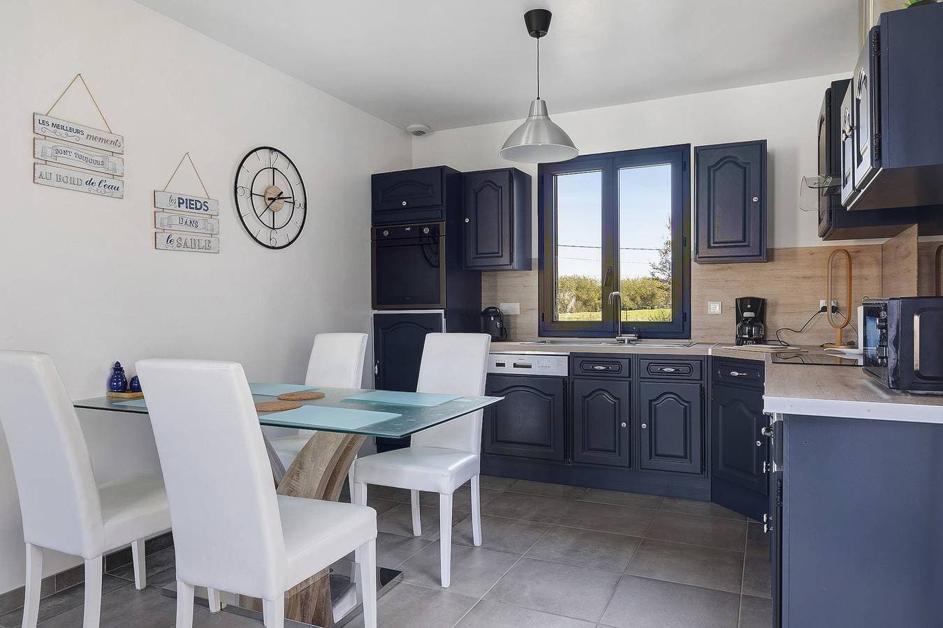 Foto 4 von 24: Ferienhaus 'L'Ancre Marine' mit privater Terrasse und privatem Garten