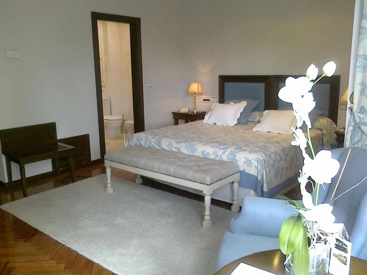 Foto 6 von 8: Family Room (2 Adults + 2 Children)