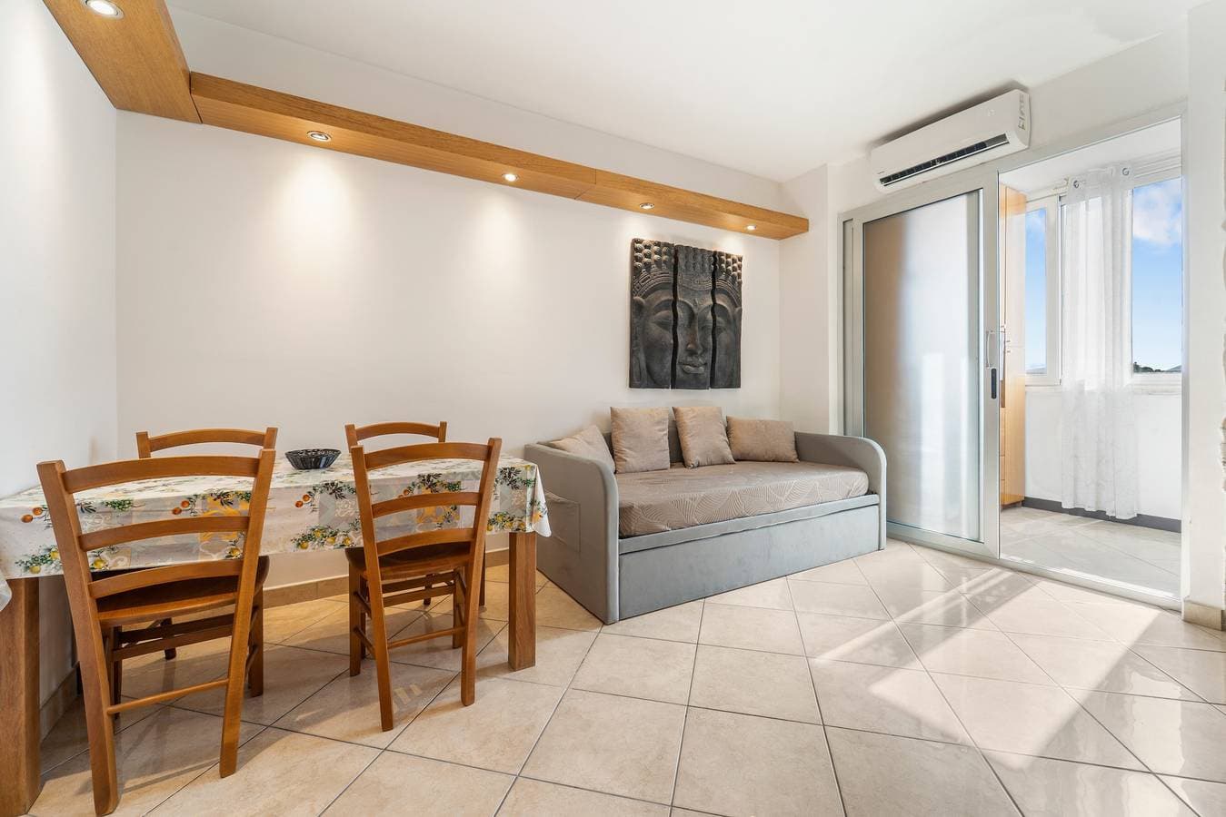 Foto 3 von 25: Home Karalis Apartment – Komfortables Apartment mit Parkplatz in Cagliari