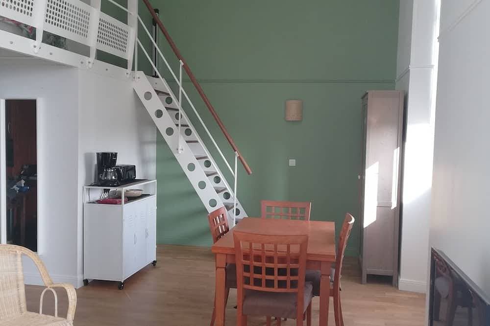 Foto 5 von 10: Beautiful waterfront residence, private pool, sun terrace