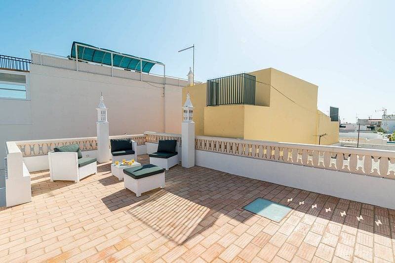 Foto 8 von 31: Gemütliches Reihenhaus in Fuseta mit Terrasse und Dachterrasse, 5 Minuten zum Strand