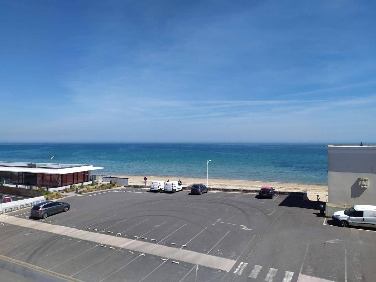 F2 - 30m2 Face à la mer 1