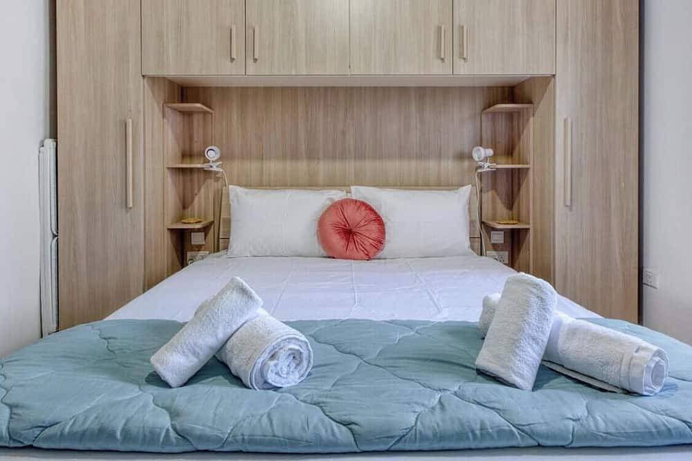 Foto 3 von 26: Stylish 2Br Stay with Balcony Sunsets & Sea Views!