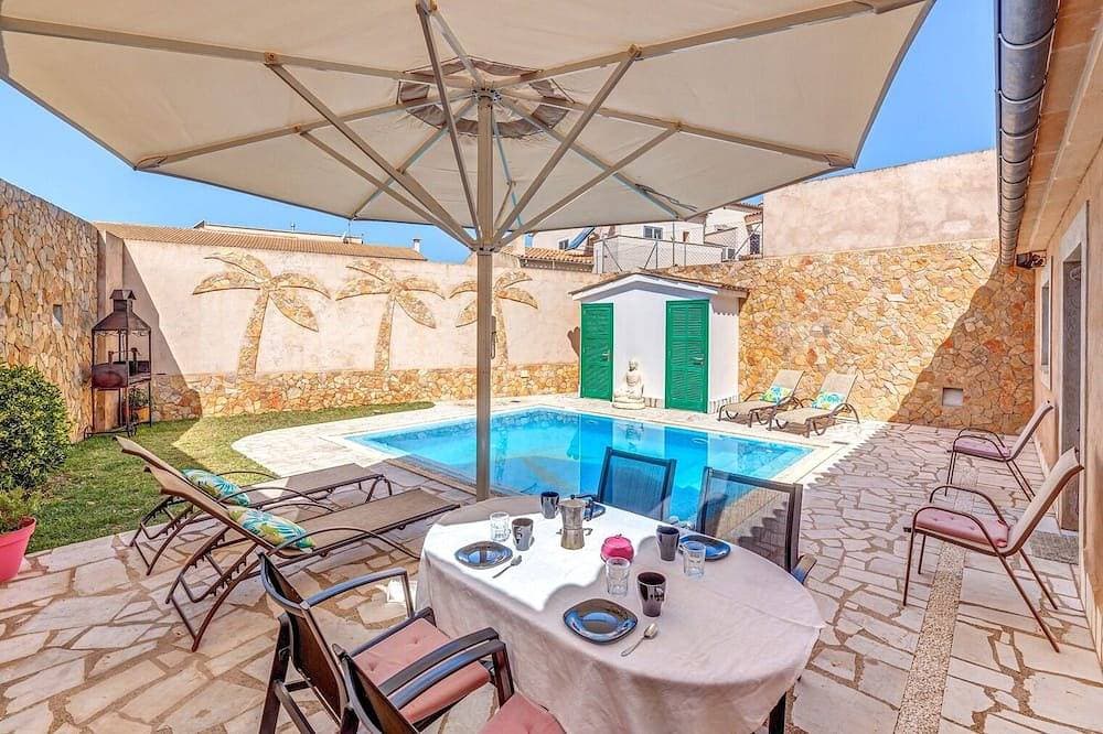 Ferienhaus mit Wifi, Pool und privater Terrasse 1