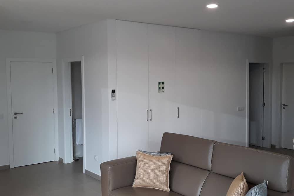 Foto 10 von 30: Genießen Sie modernen Komfort und privaten beheizten Pool im Casa Ambiente Verde